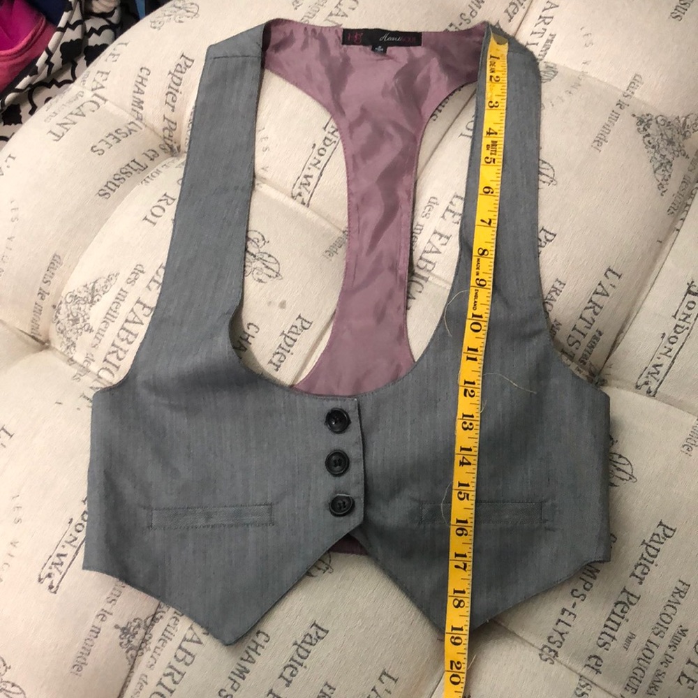 HeartSoul gray vest size medium - Picture 6 of 6
